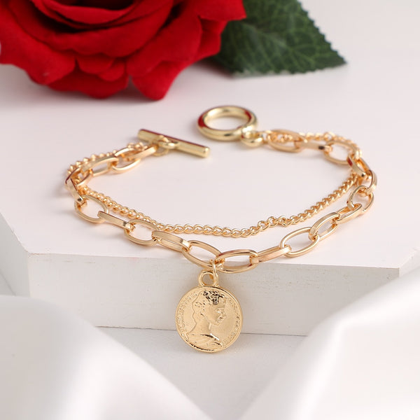 Pulsera con colgante de cadena gruesa con retrato de mujer