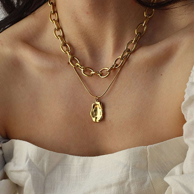 Thick Chain Toggle Clasp Gold Necklaces