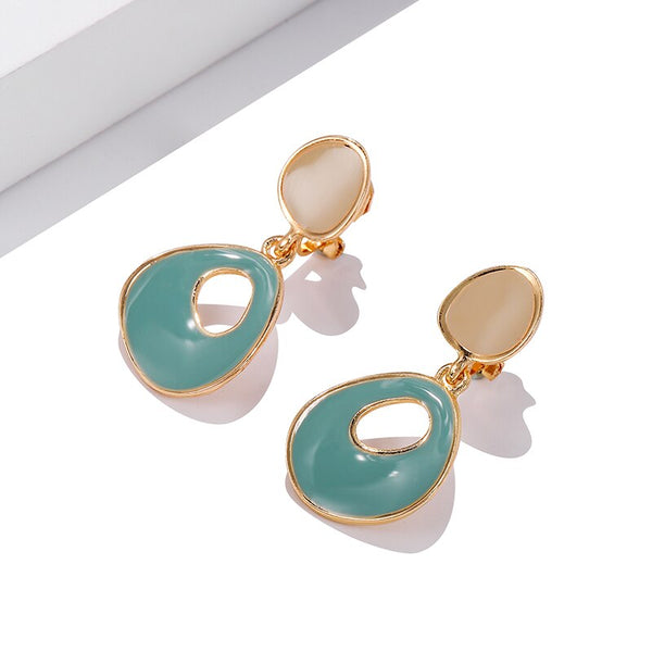 Pendientes de clip de esmalte con diseño dulce, irregulares, geométricos, ovalados y redondos, sin perforaciones.
