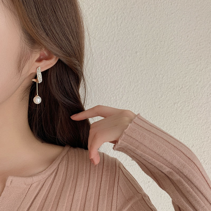 Elegant Simulated-pearl Tassel Long Crystal Earrings