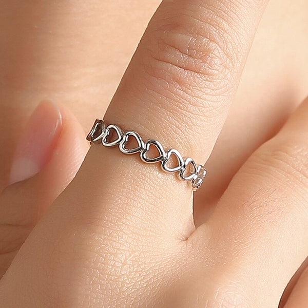 Anillos abiertos con forma de corazón ahuecado