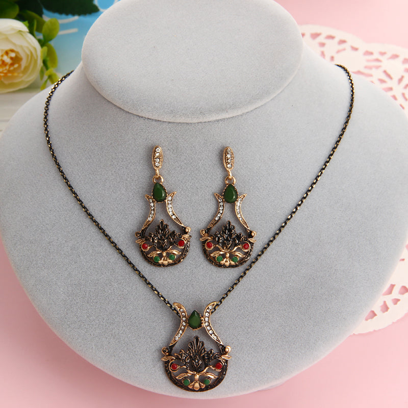 Bijouterie  Rhinestone Earrings and Necklace Set