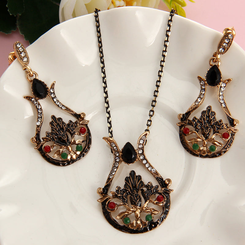 Bijouterie  Rhinestone Earrings and Necklace Set