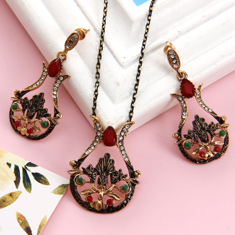 Bijouterie  Rhinestone Earrings and Necklace Set