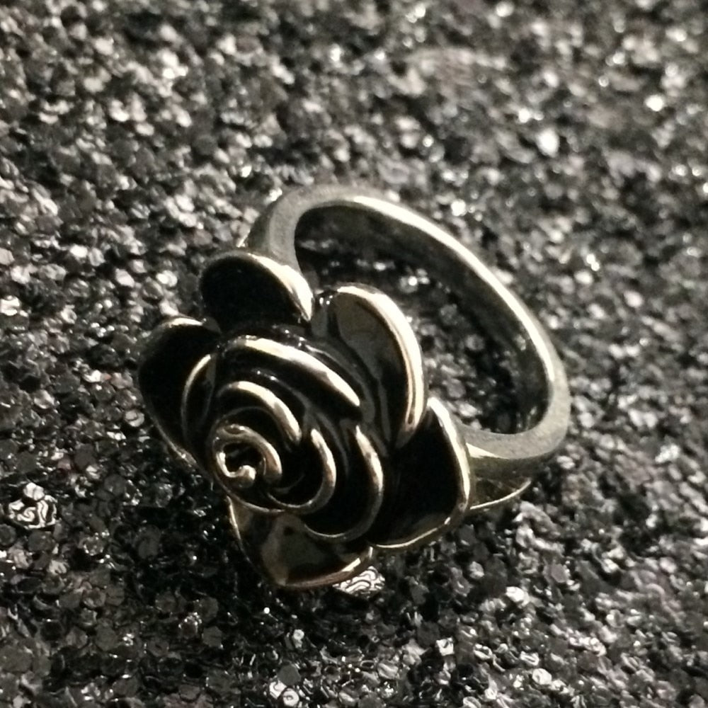 Black Rose with CZ Micro  Vintage Flower Rings