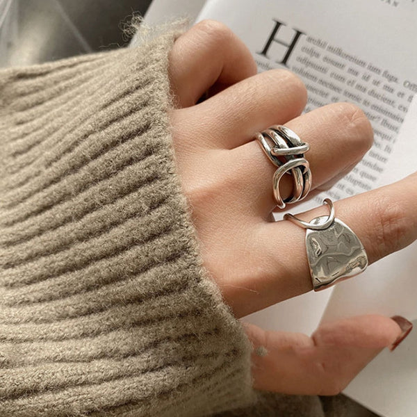 Anillo de plata tailandesa con nudo de superficie ancha y moderno