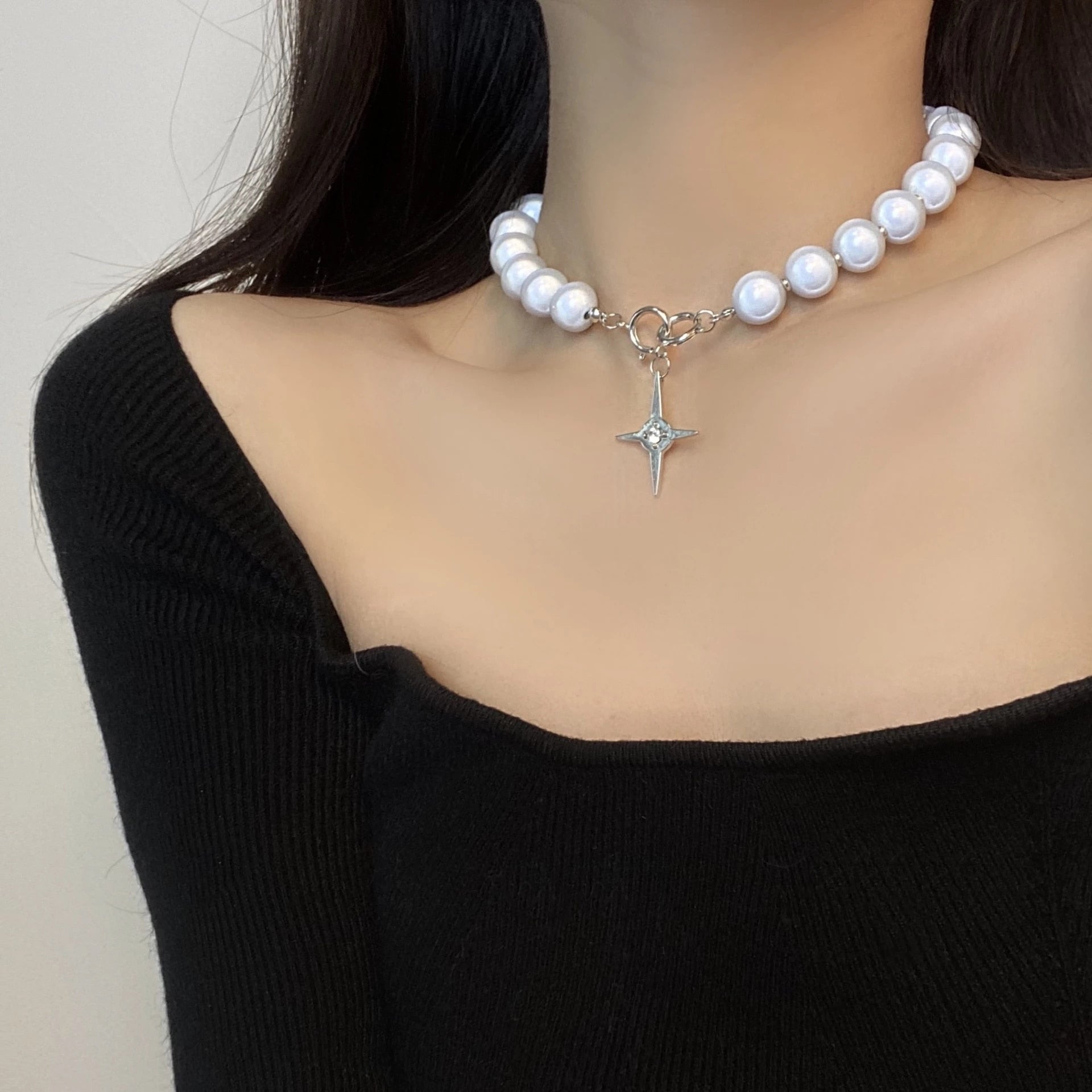 Korea Unique Design Luminous Beads Pearl Stitching Necklace