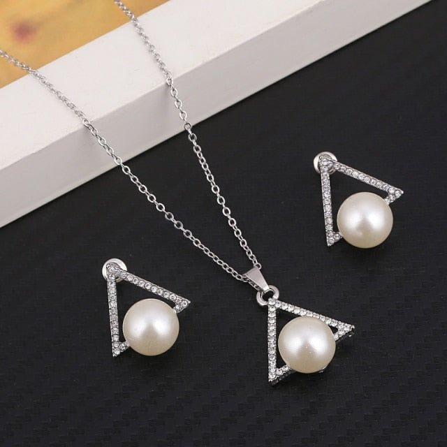White Snowflake Imitation Pearl Necklace Earrings Set