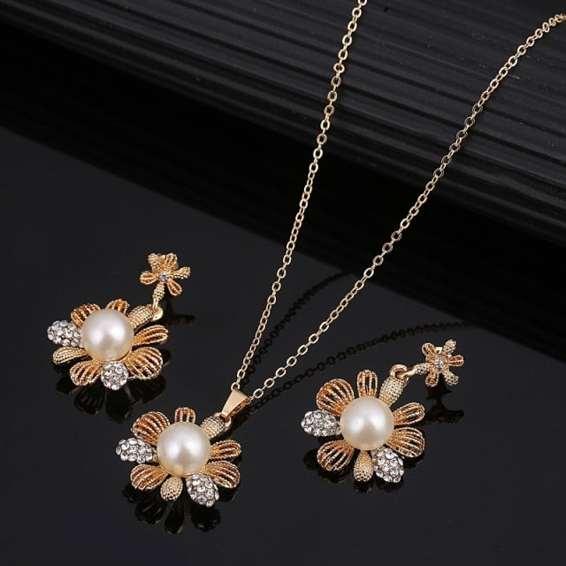 White Snowflake Imitation Pearl Necklace Earrings Set