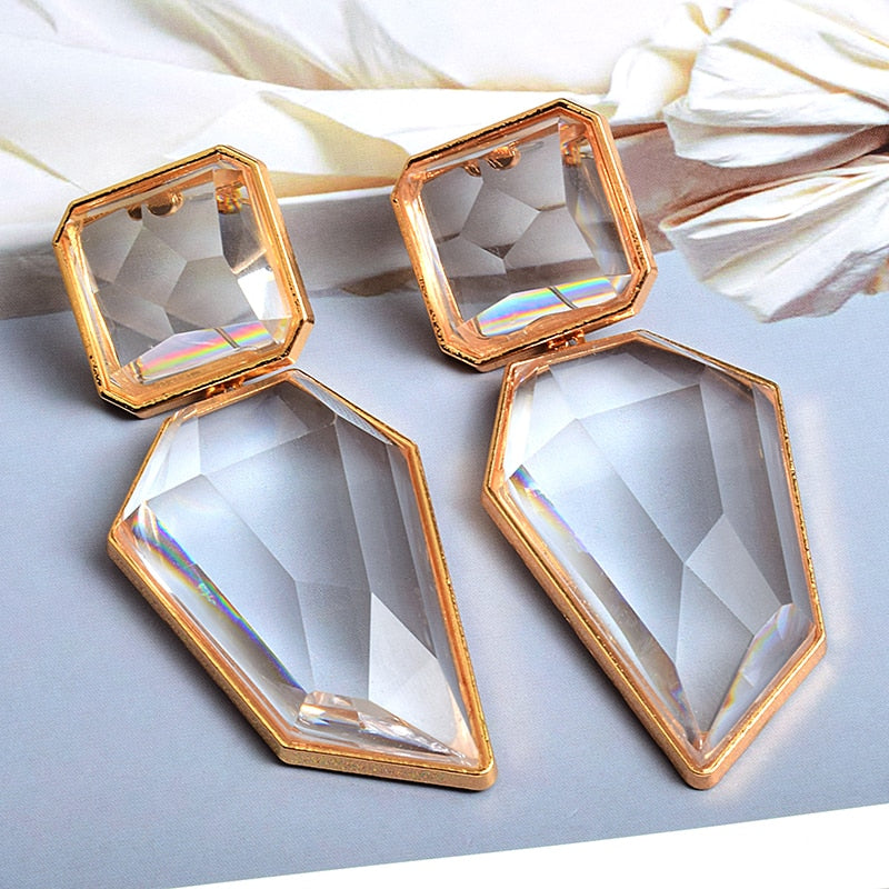 A Clear And Pure Resin Drop Earrings