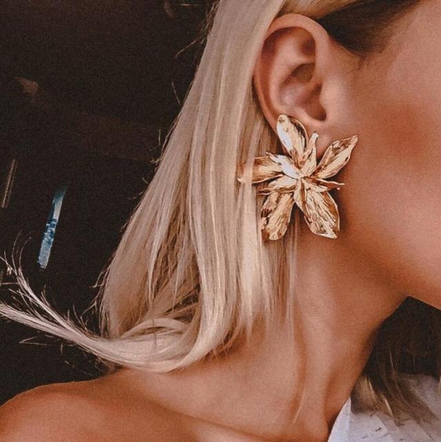 Charms Gold Big Flowers Statement Earrings