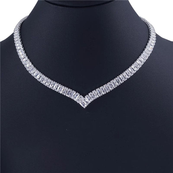 Conjunto de pendientes y collar con diamantes de imitación de circonita