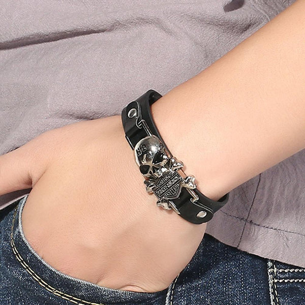 Pulsera vintage de acero de titanio con calavera punk