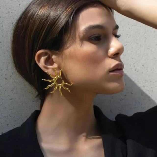 Charms Gold Big Flowers Statement Earrings