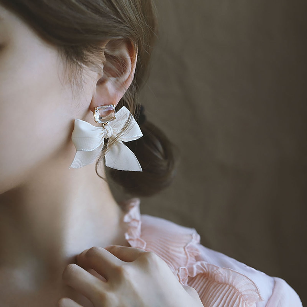 New Sweet Black White Bowknot Women Earrings