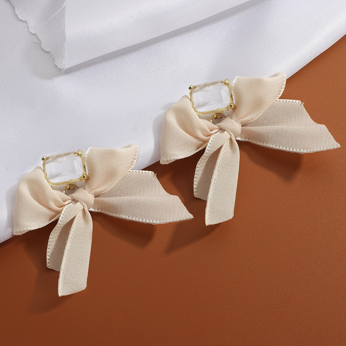 New Sweet Black White Bowknot Women Earrings