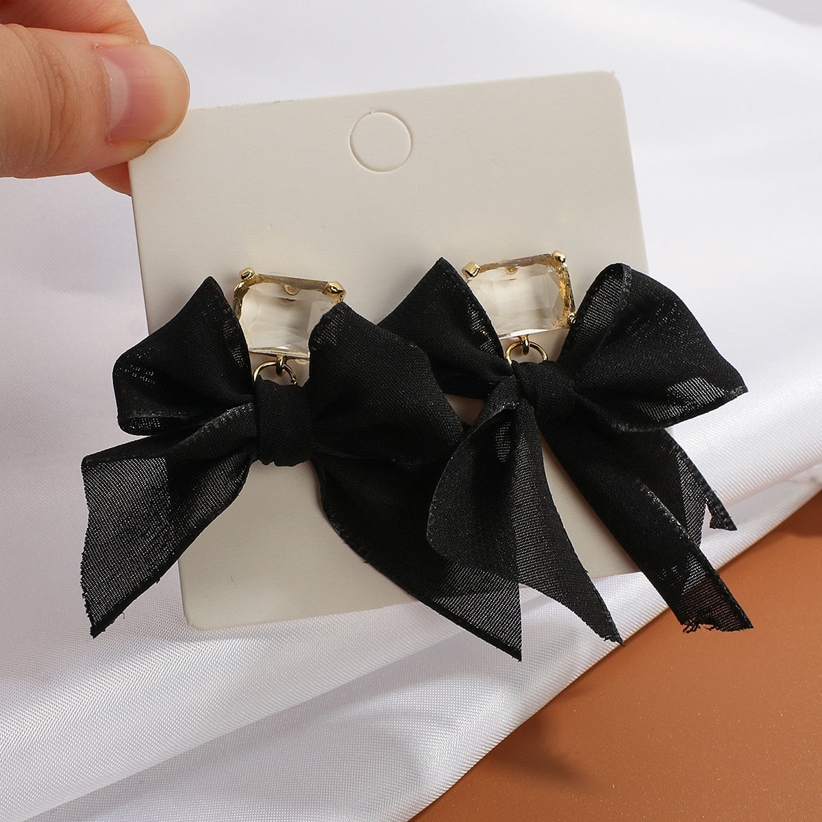 New Sweet Black White Bowknot Women Earrings