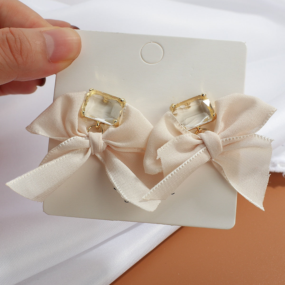 New Sweet Black White Bowknot Women Earrings