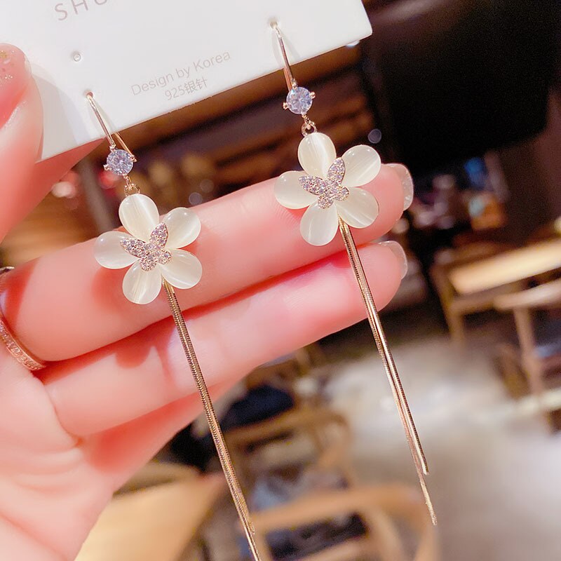 South Korea spring and summer new five-leaf flower tassel long earring