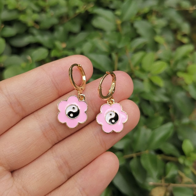 Lost Lady Cute Round Similing Face Huggies Hoop Earrings
