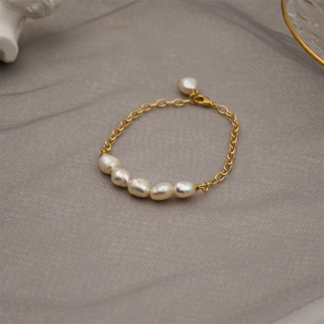 Minimalist Design Natural Pearl Gold Bracelet