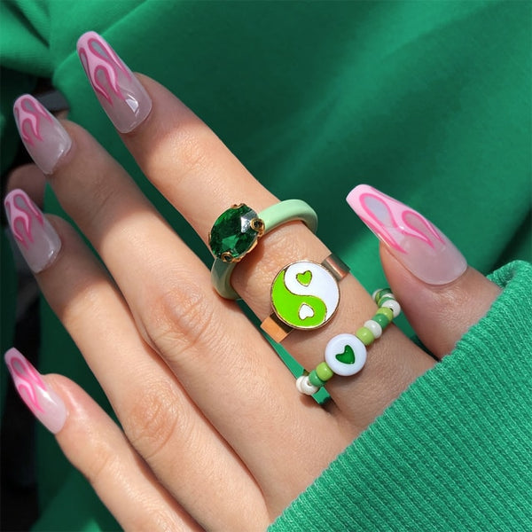 Juego de anillos Y2K con corazones coloridos