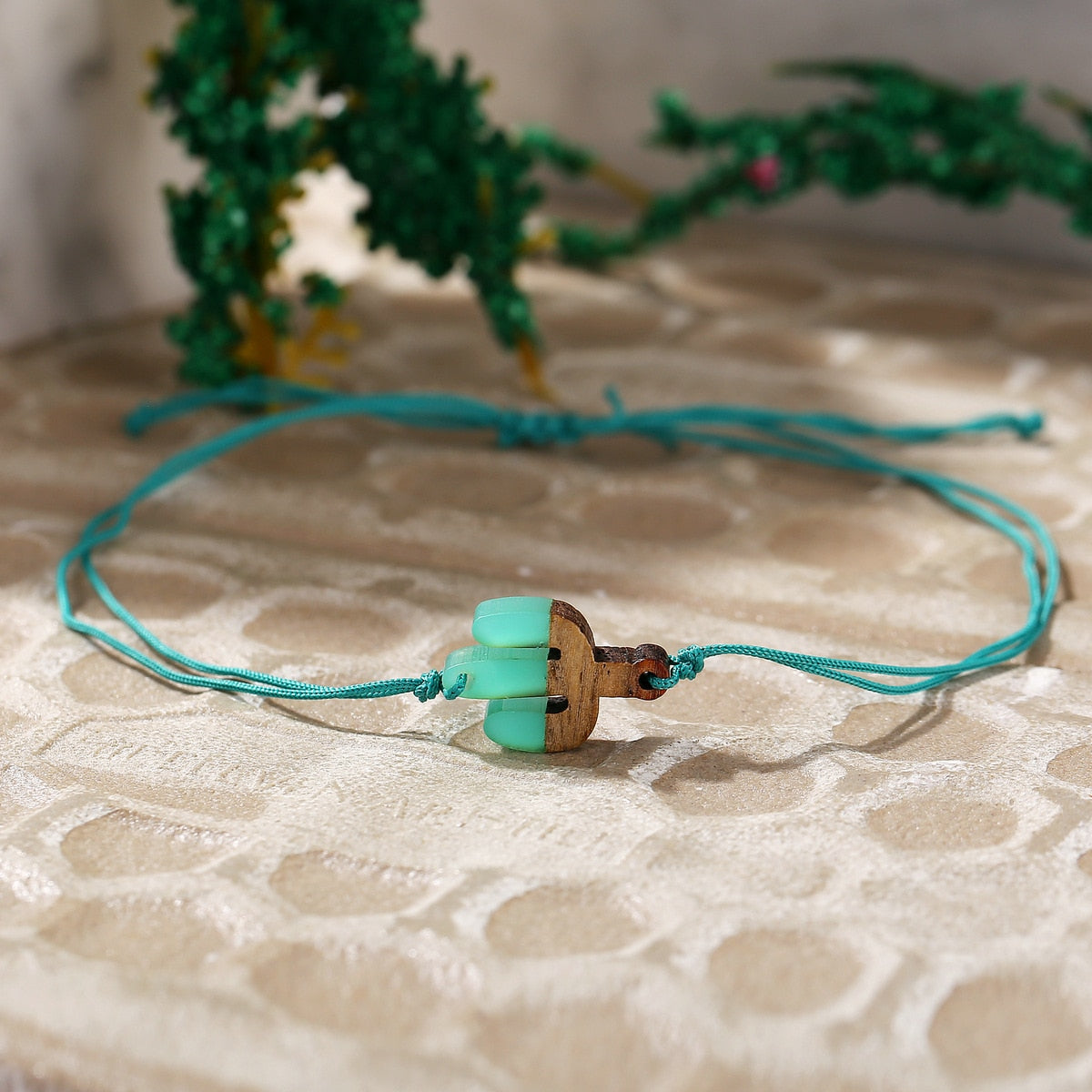 Green Cactus Love Circle Braided Wood Push-pull Bracelet