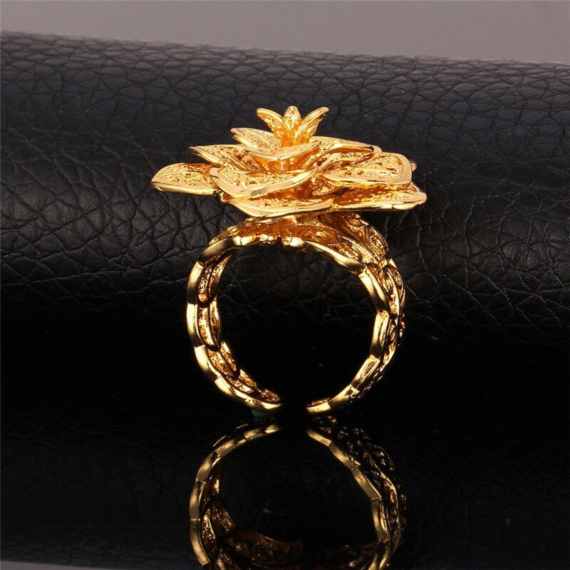 Gold Exquisite Pattern Flower Jewelry Set For Women