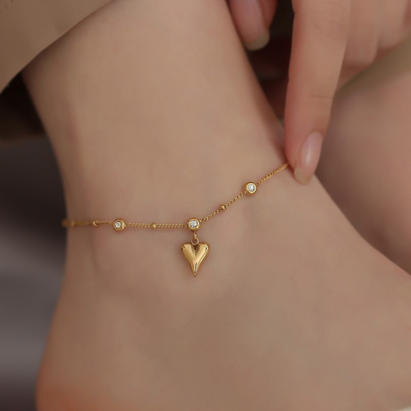Tobillera con corazón de amor y circonita incrustada para mujer.