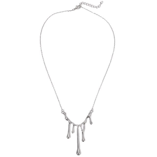 European and American retro portrait of exaggerated thick chain necklace