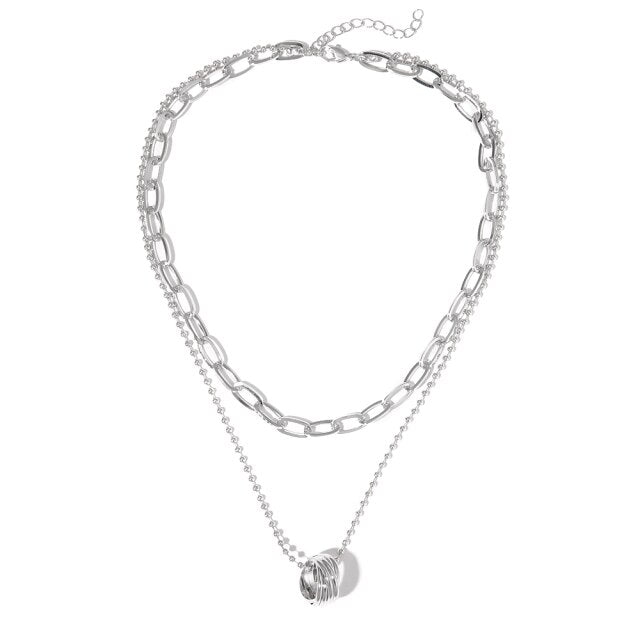 European and American retro portrait of exaggerated thick chain necklace
