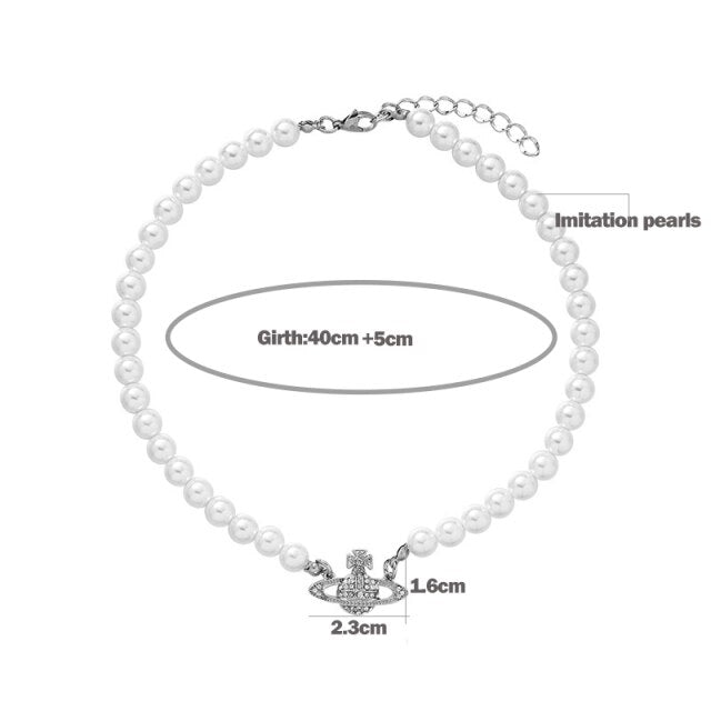 European and American retro portrait of exaggerated thick chain necklace