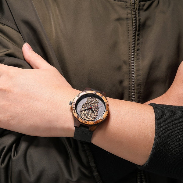 Reloj de madera con cabeza de calavera de alta calidad