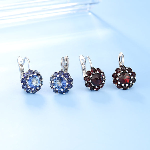 Pendientes Omega de plata de ley 925 con piedras preciosas en racimo, 6 mm, redondos y granate negro natural.
