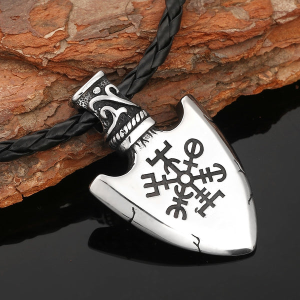 Collar con escudo vikingo de acero inoxidable