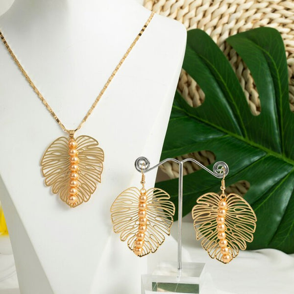 Guam Gold Plated Purpple Pearl earrings and necklace set