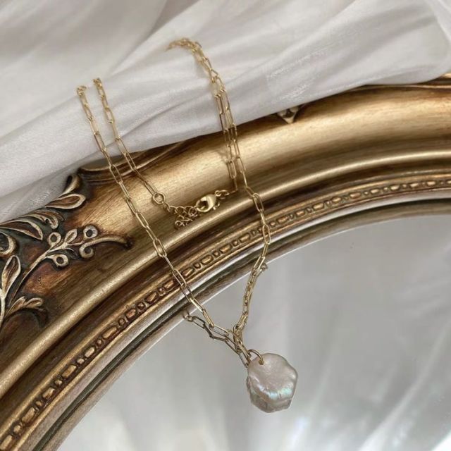 Elegant Natural Freshwater Pearl Necklace