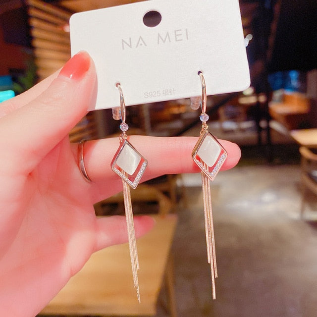 South Korea spring and summer new five-leaf flower tassel long earring