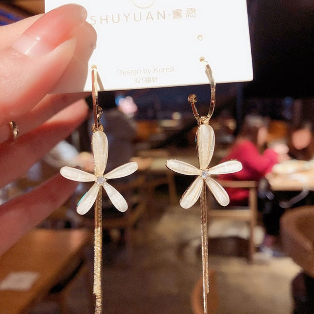 South Korea spring and summer new five-leaf flower tassel long earring