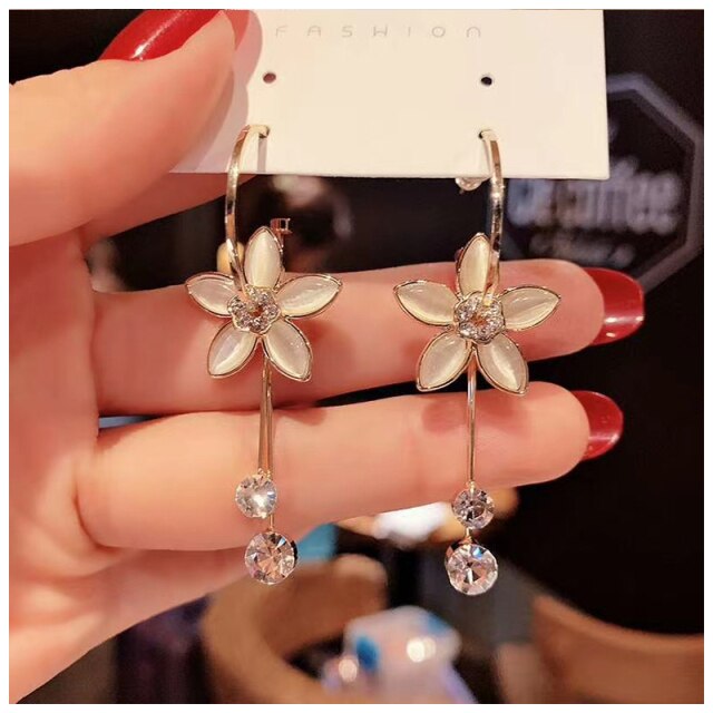 South Korea spring and summer new five-leaf flower tassel long earring
