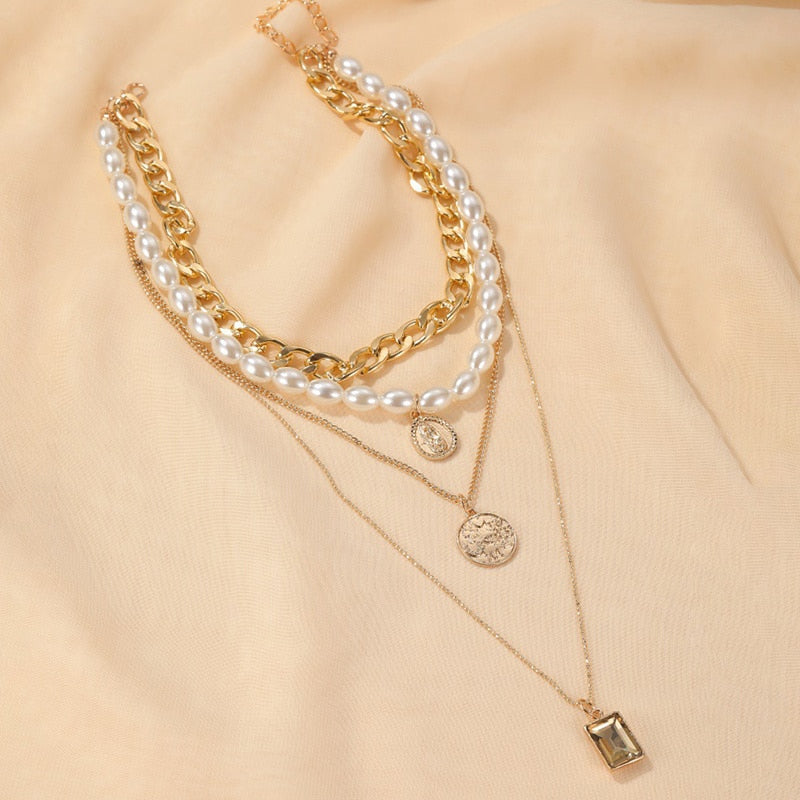 Irregular Pearl Choker Necklaces for Women