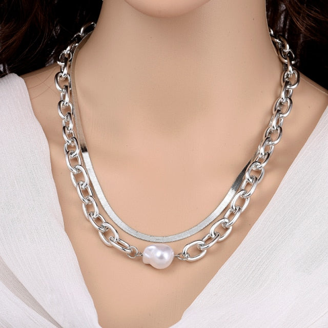 Women Baroque Pearl Metal Charm Pendant Necklaces