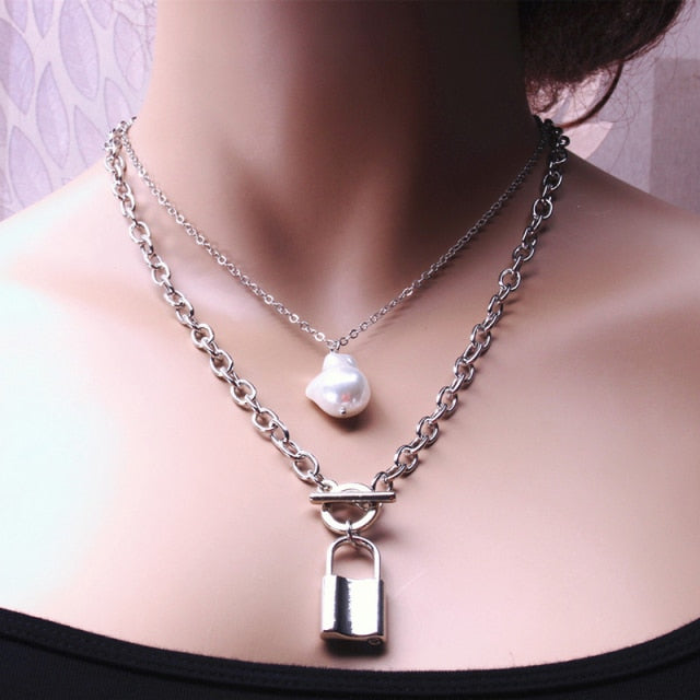 Women Baroque Pearl Metal Charm Pendant Necklaces