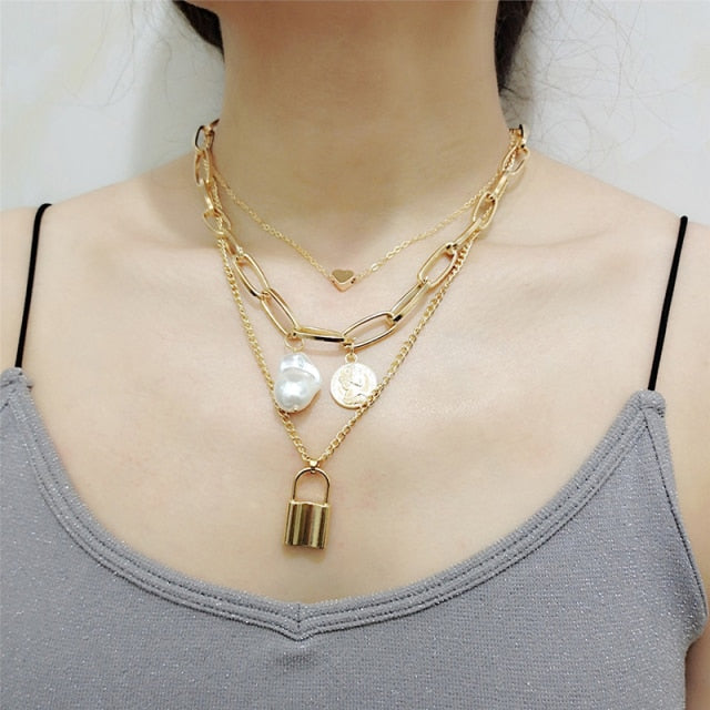 Women Baroque Pearl Metal Charm Pendant Necklaces
