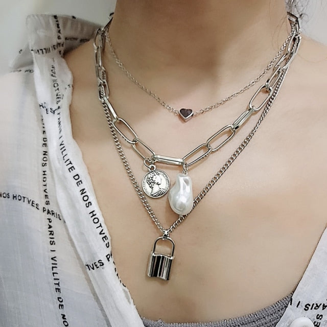 Women Baroque Pearl Metal Charm Pendant Necklaces