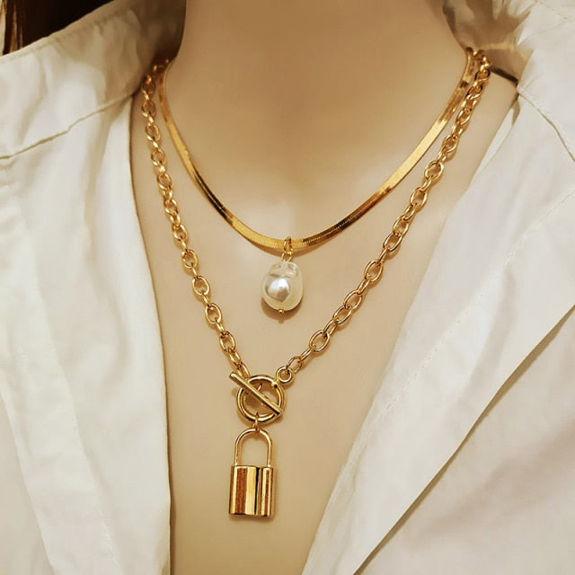 Women Baroque Pearl Metal Charm Pendant Necklaces