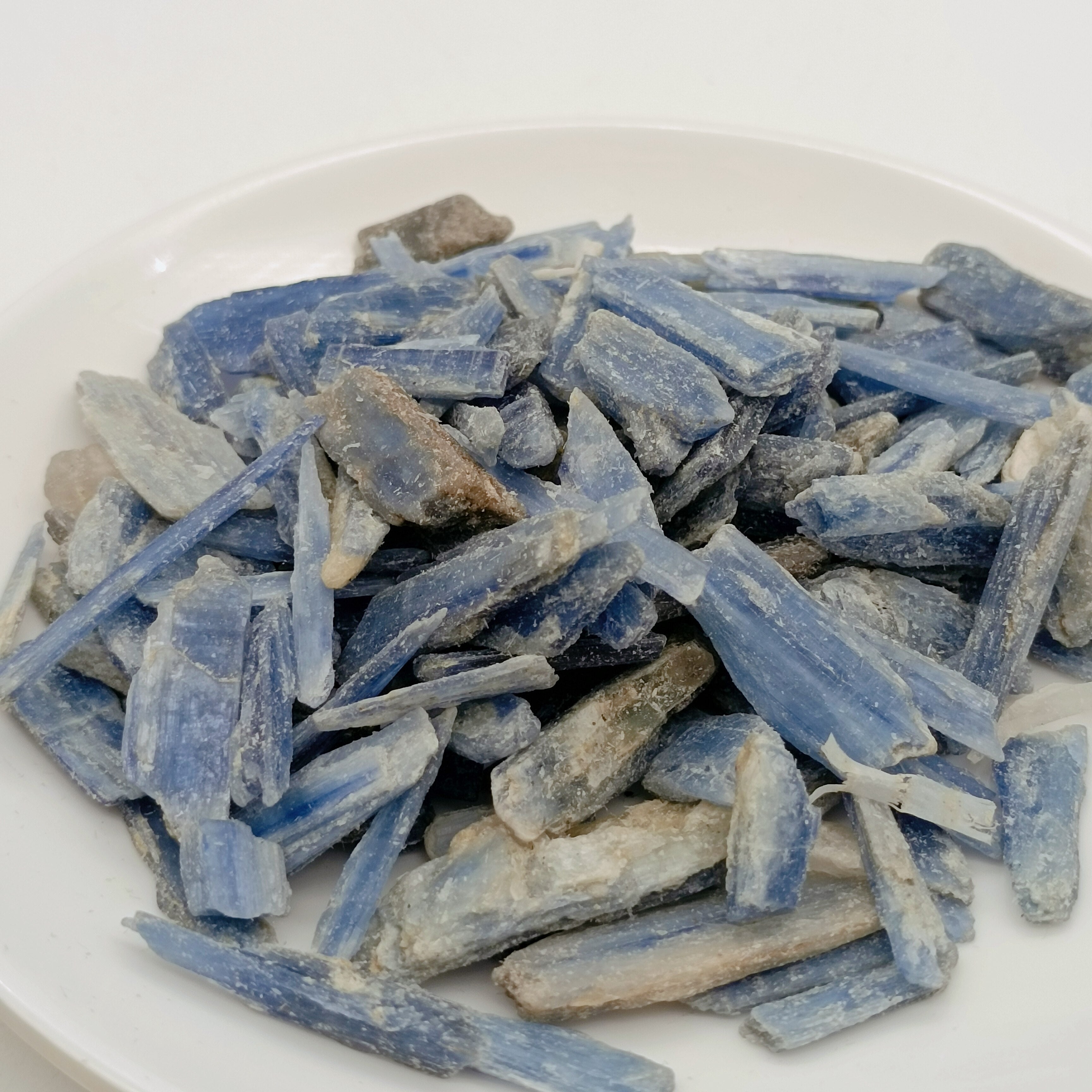 Natural Kyanite Gravel Blue Quartz Crystal Mineral specimen rough stone