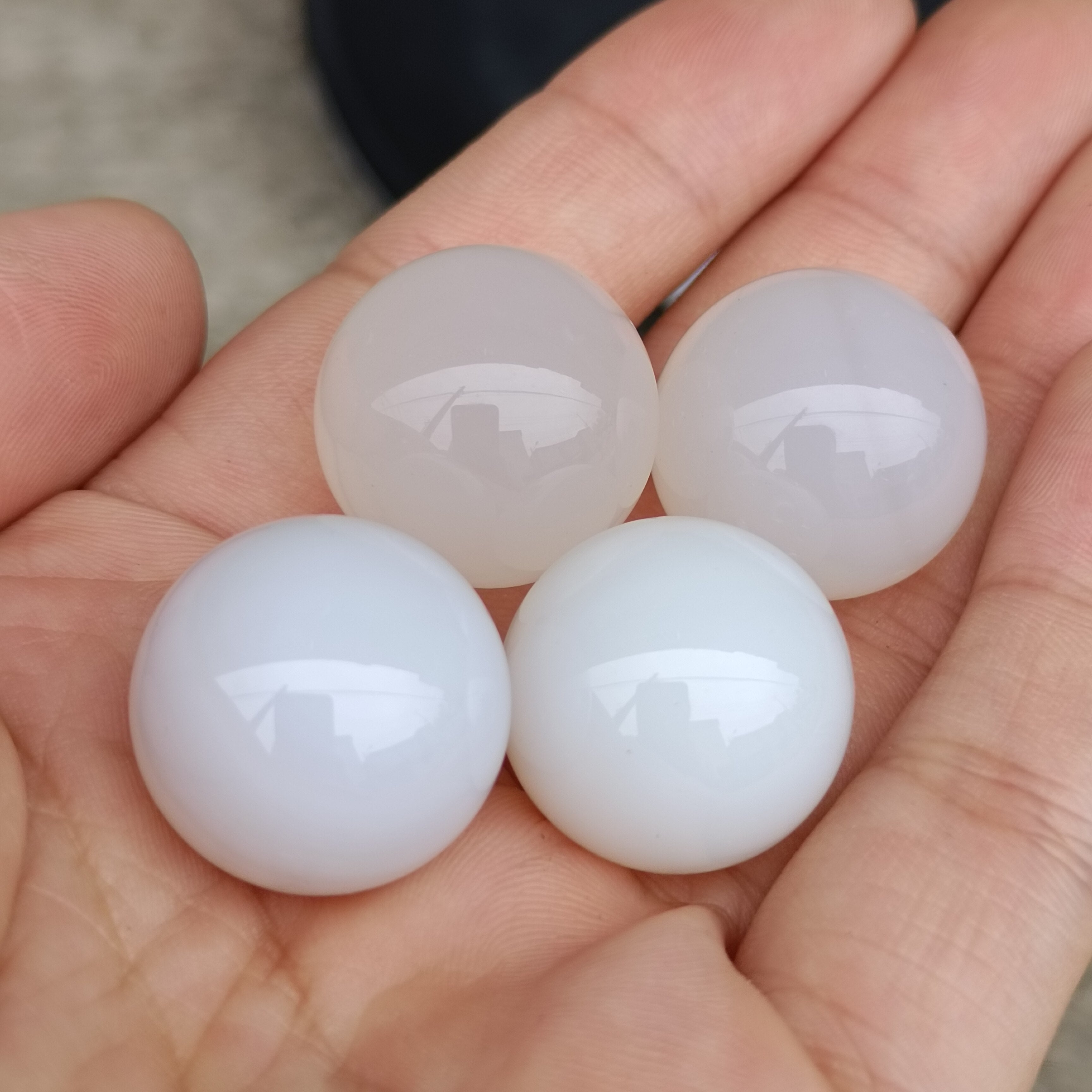2cm Natural White Agates Stone