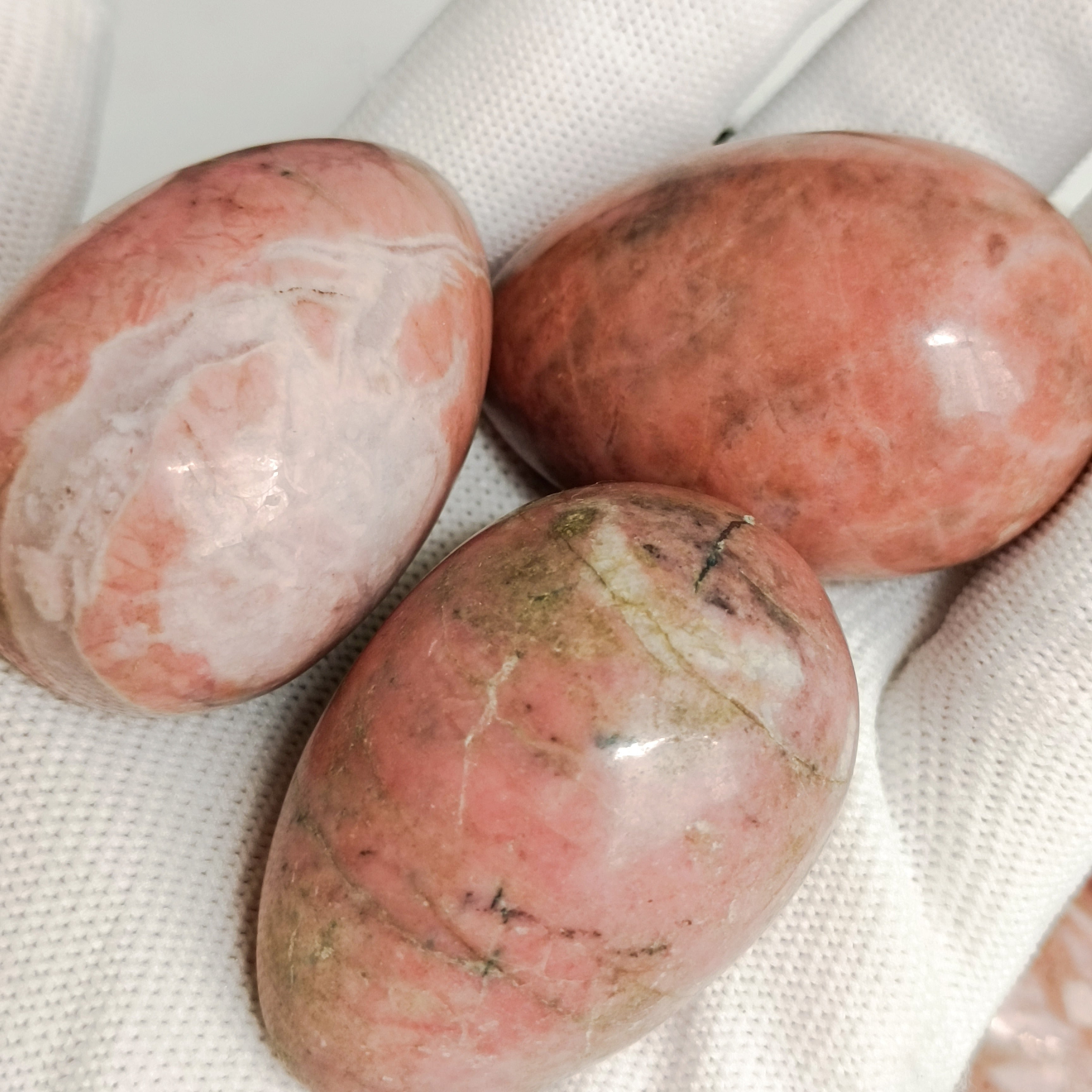 2pcs Natural Rose Stone Eggs