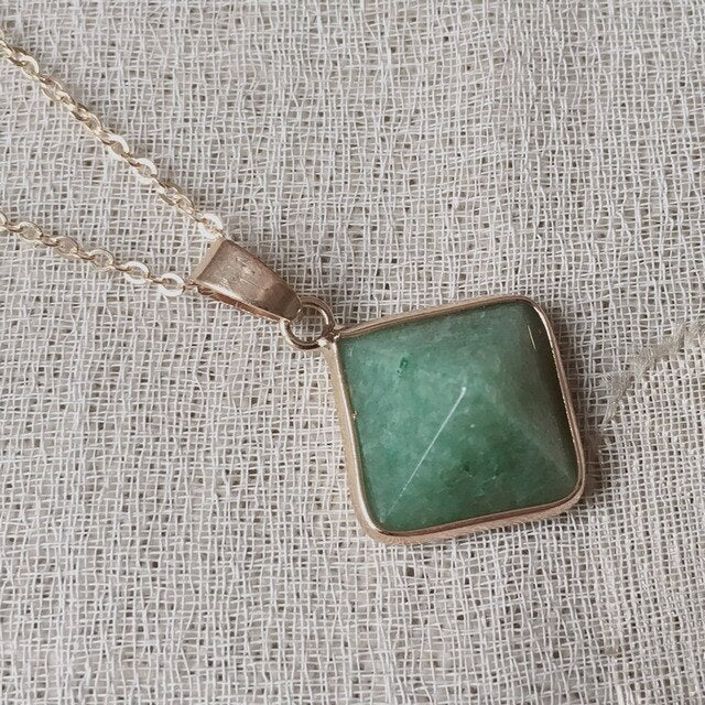Natural Stone Quartz Pendulum